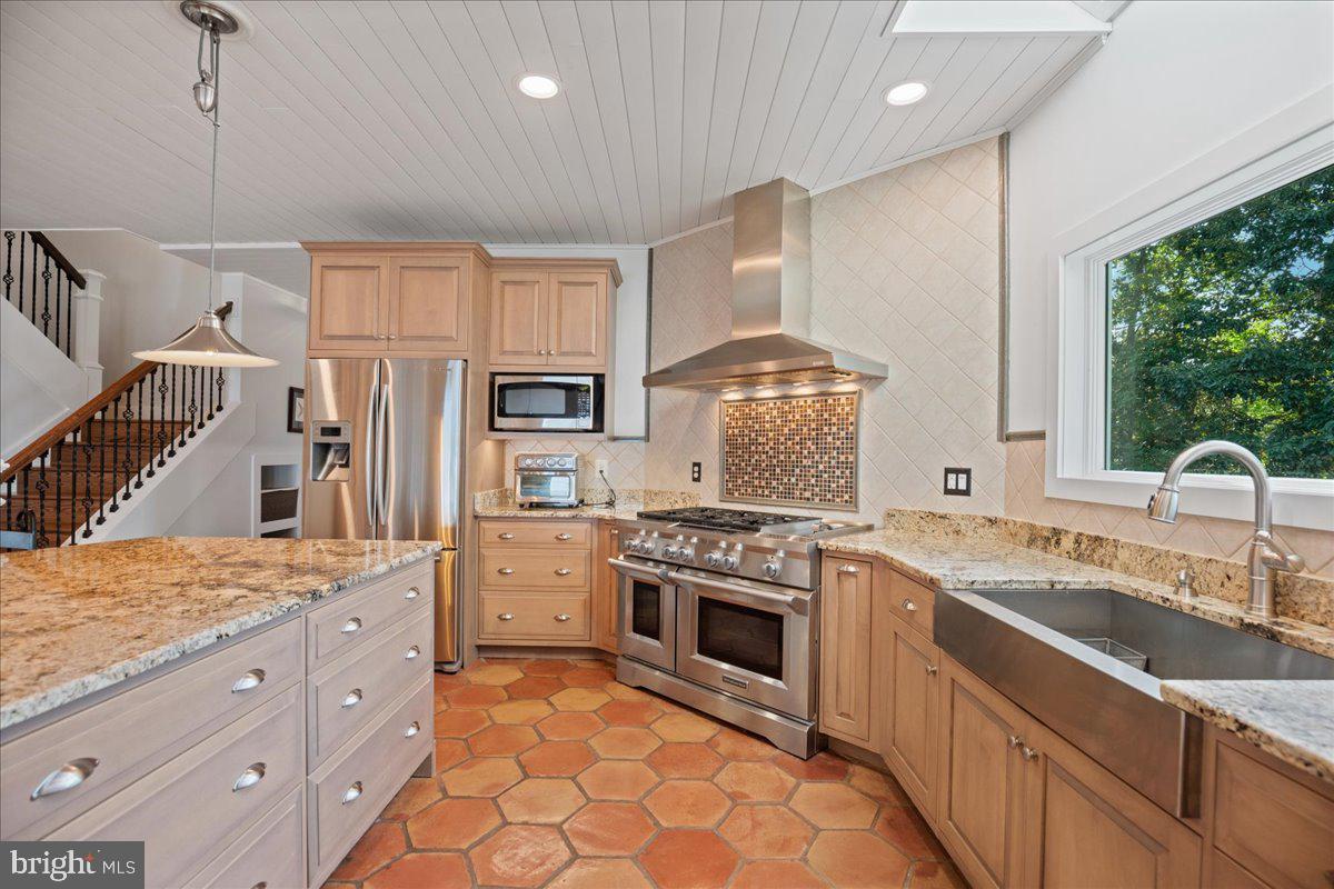 ESPERANZA FARMS - Residential