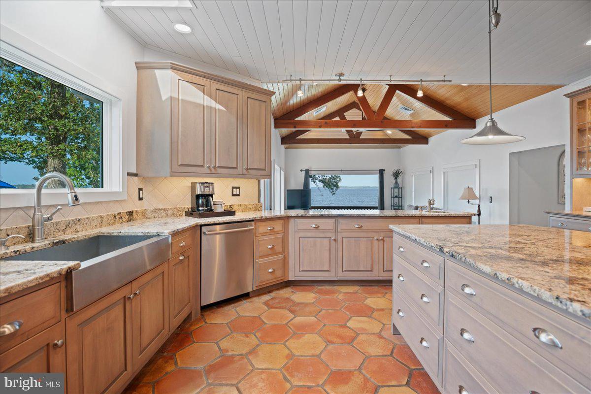 ESPERANZA FARMS - Residential