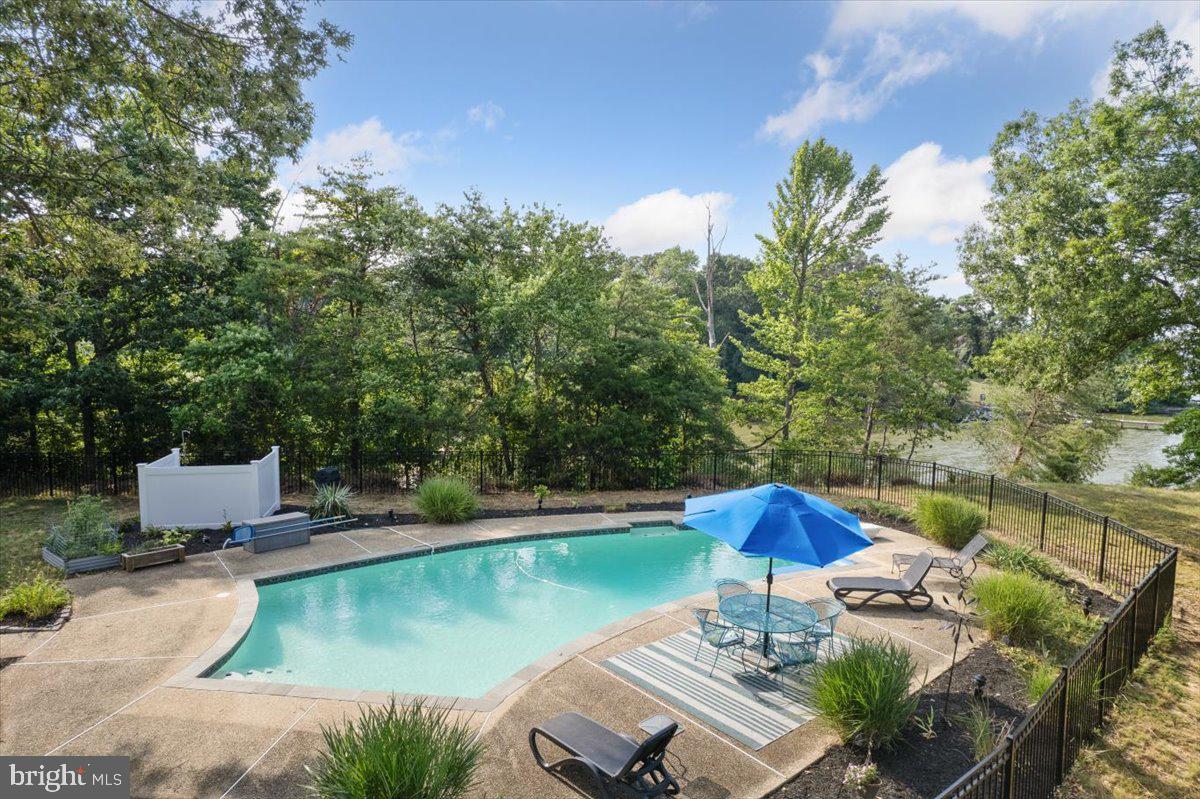 ESPERANZA FARMS - Residential