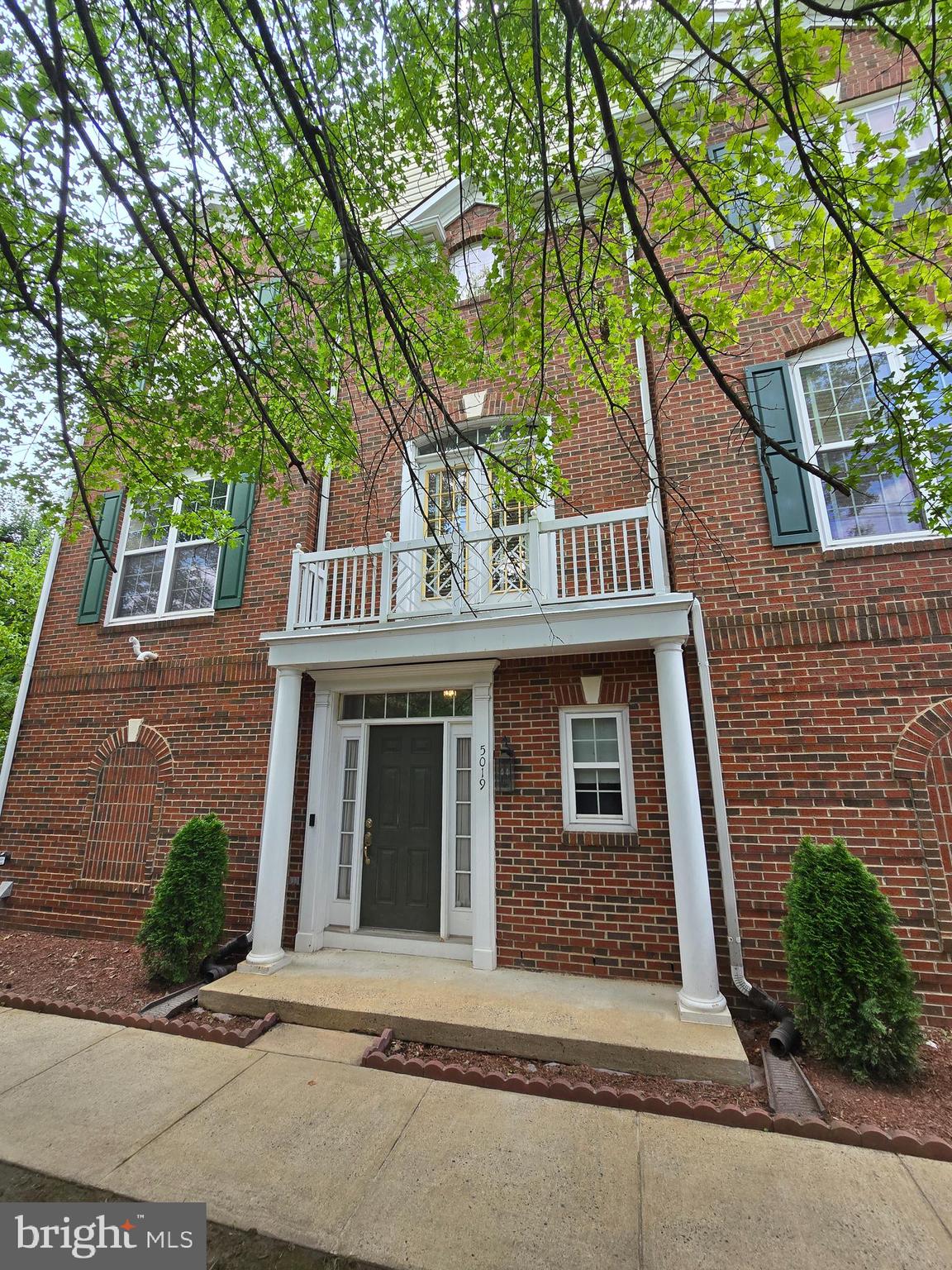 5019 VILLAGE FOUNTAIN PLACE
