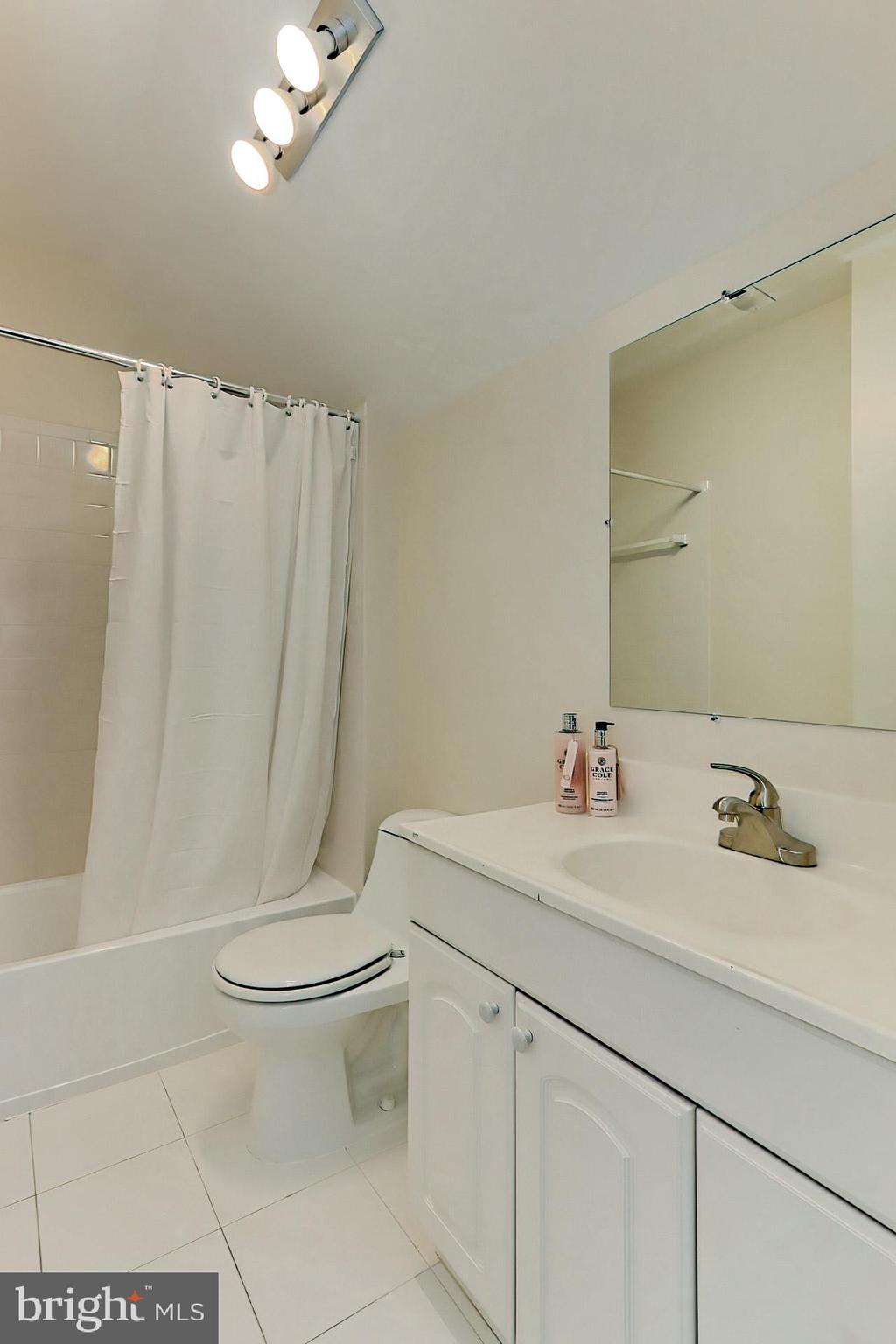 GLEN MILL VILLAGE - Residential