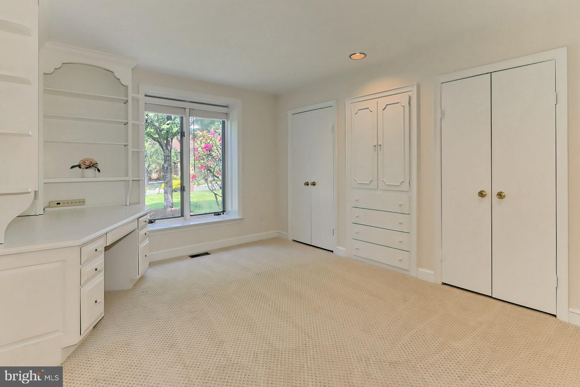 GLEN MILL VILLAGE - Residential