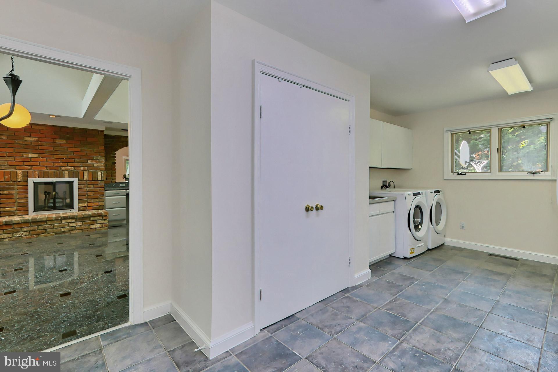 GLEN MILL VILLAGE - Residential