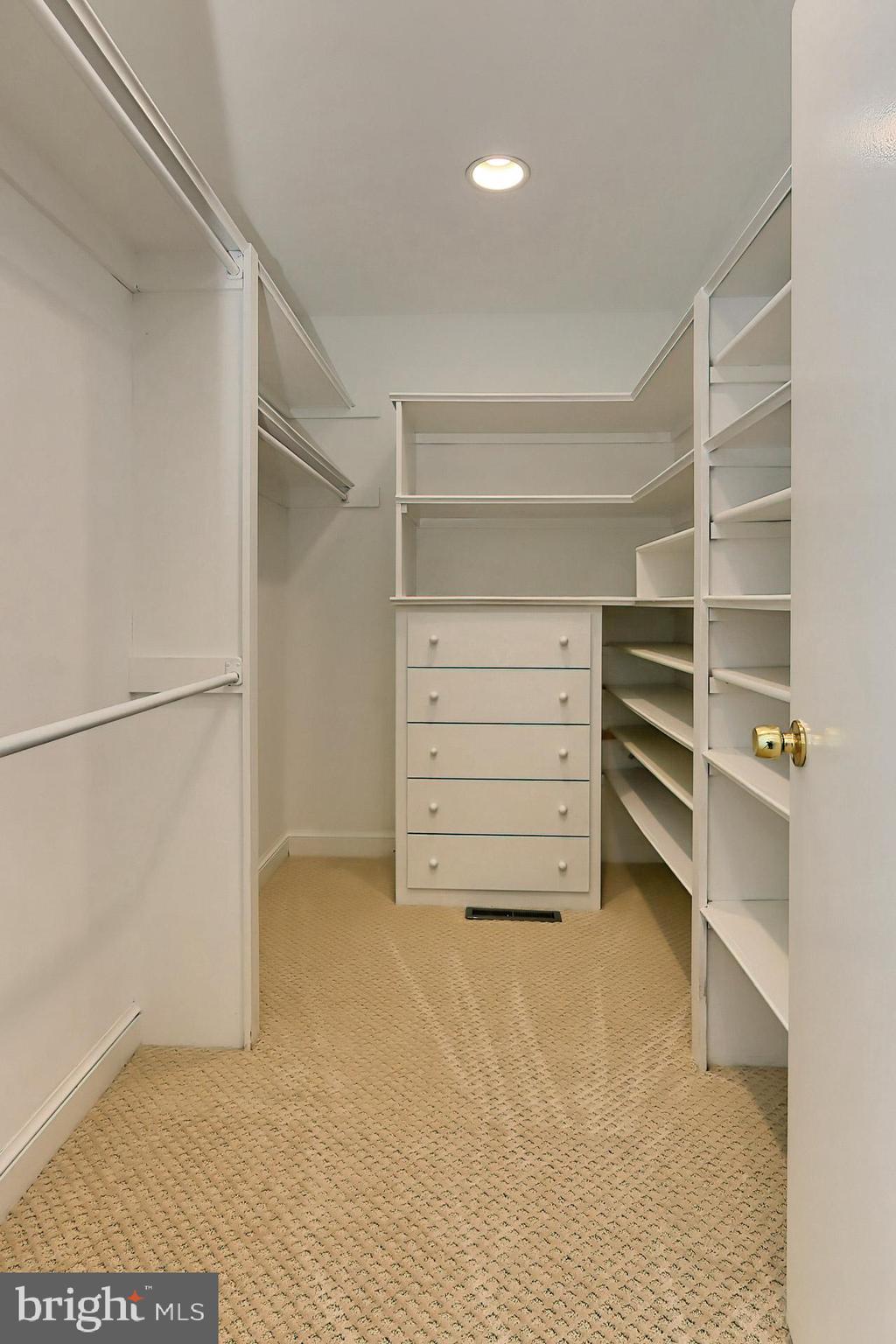 GLEN MILL VILLAGE - Residential