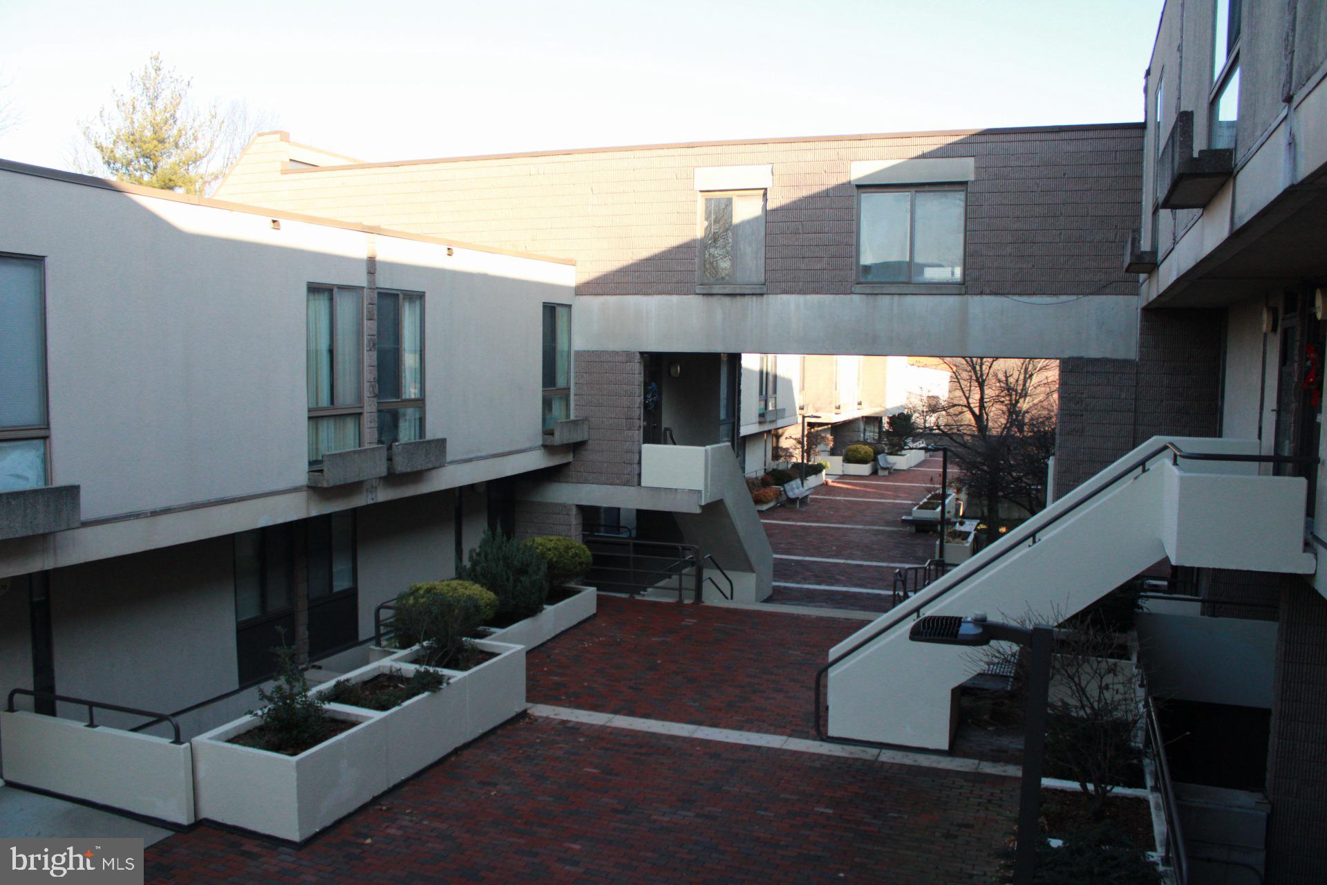 COLD SPRING NEWTOWN - Residential