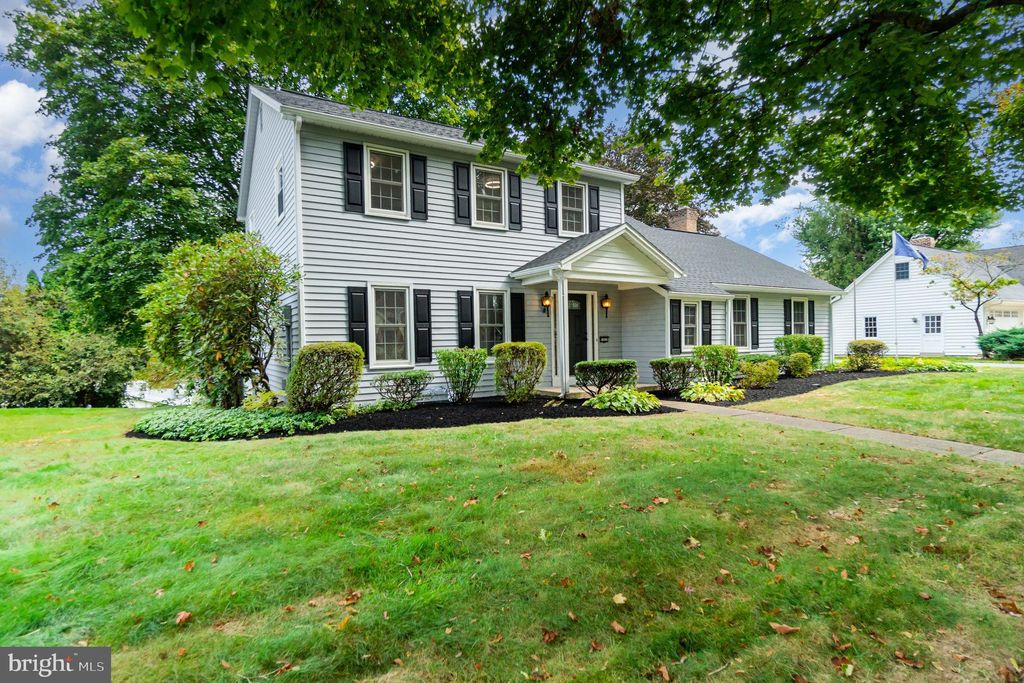 Photo of 5221 Meadowbrook Drive, MECHANICSBURG, PA 17050 (MLS # PACB2046748)