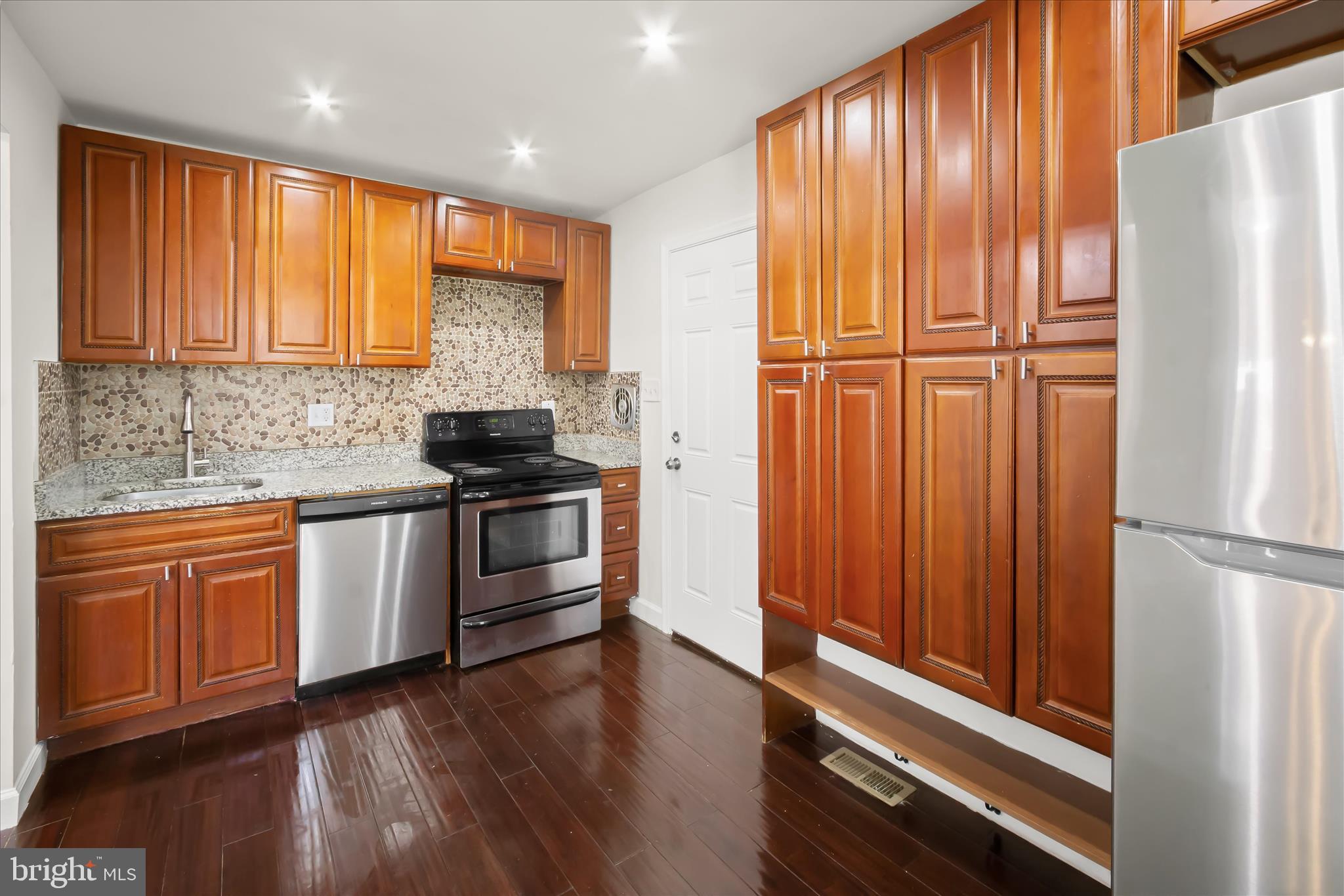 STILLMEADOWS CONDO - Residential