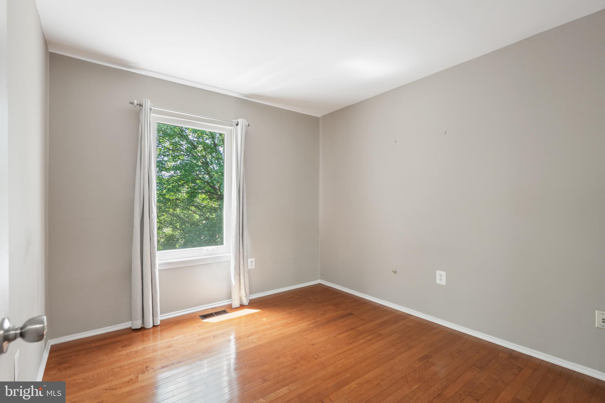 CHERRYWOOD SQUARE - Residential Lease