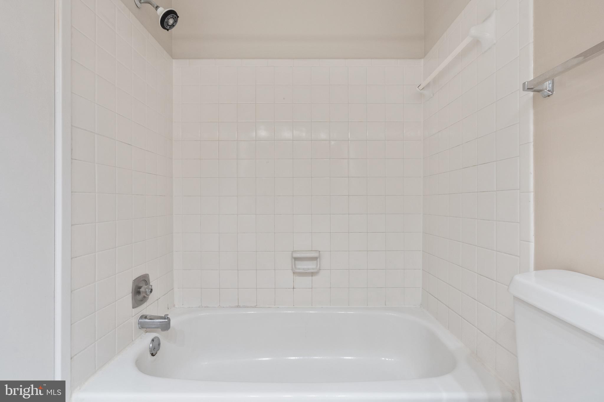 CHERRYWOOD SQUARE - Residential Lease