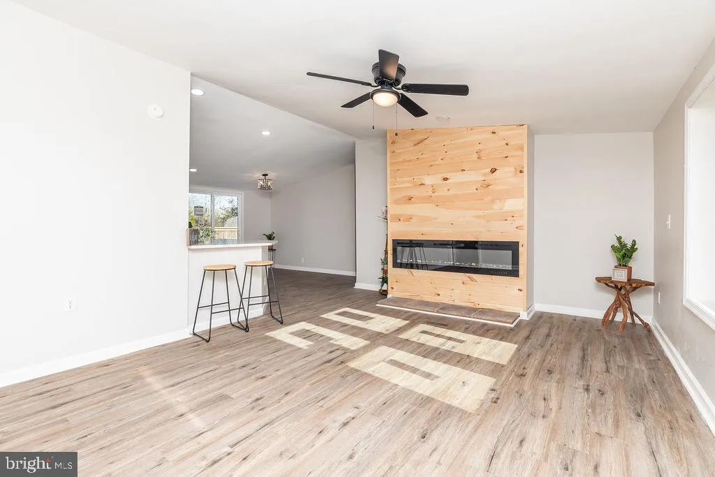 Georgetown, Delaware 19947, United States, 4 Bedrooms Bedrooms, ,2 BathroomsBathrooms,Residential,Contingent,50370