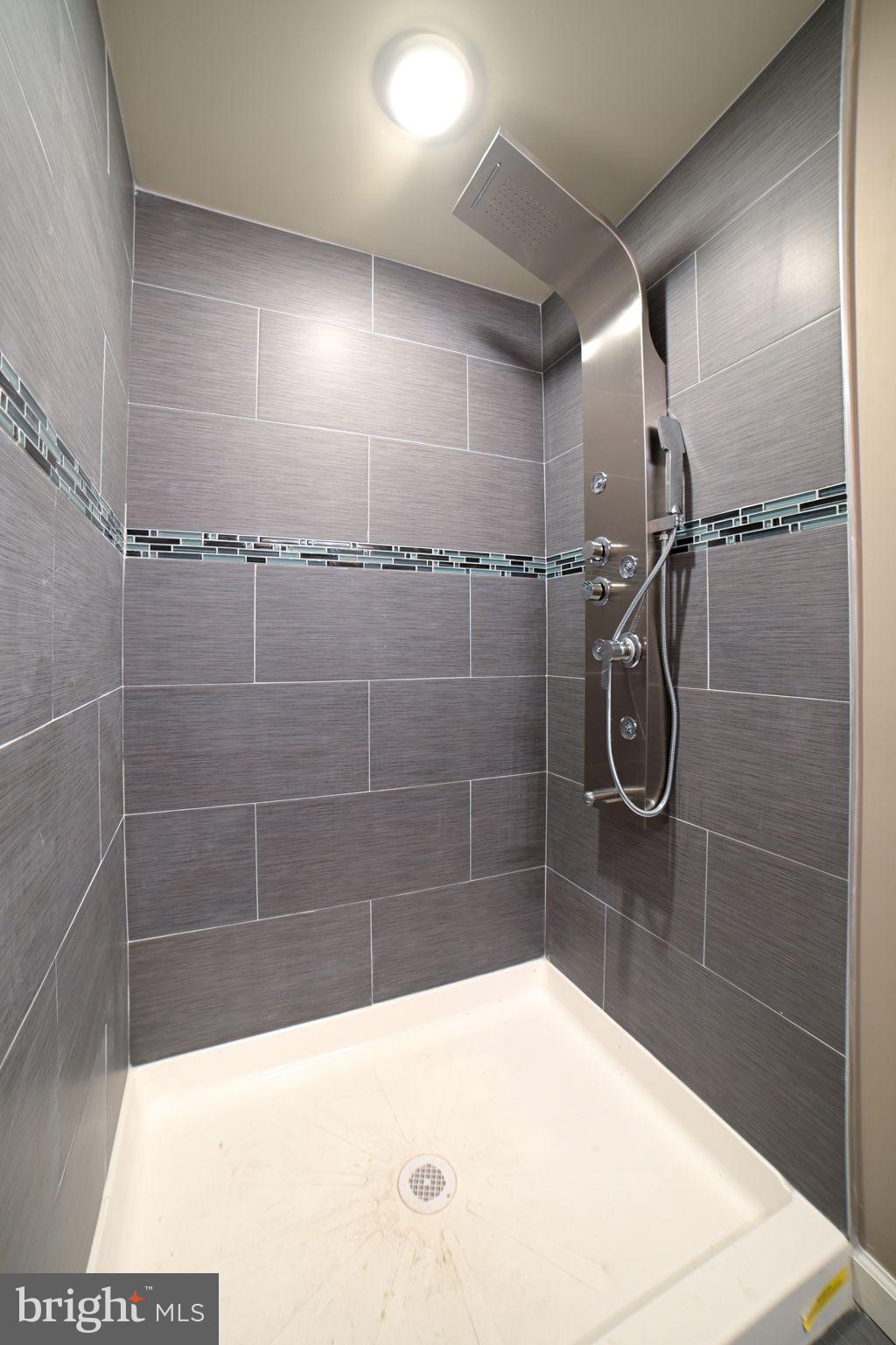 TEMPLE UNIVERSITY - Residential Lease