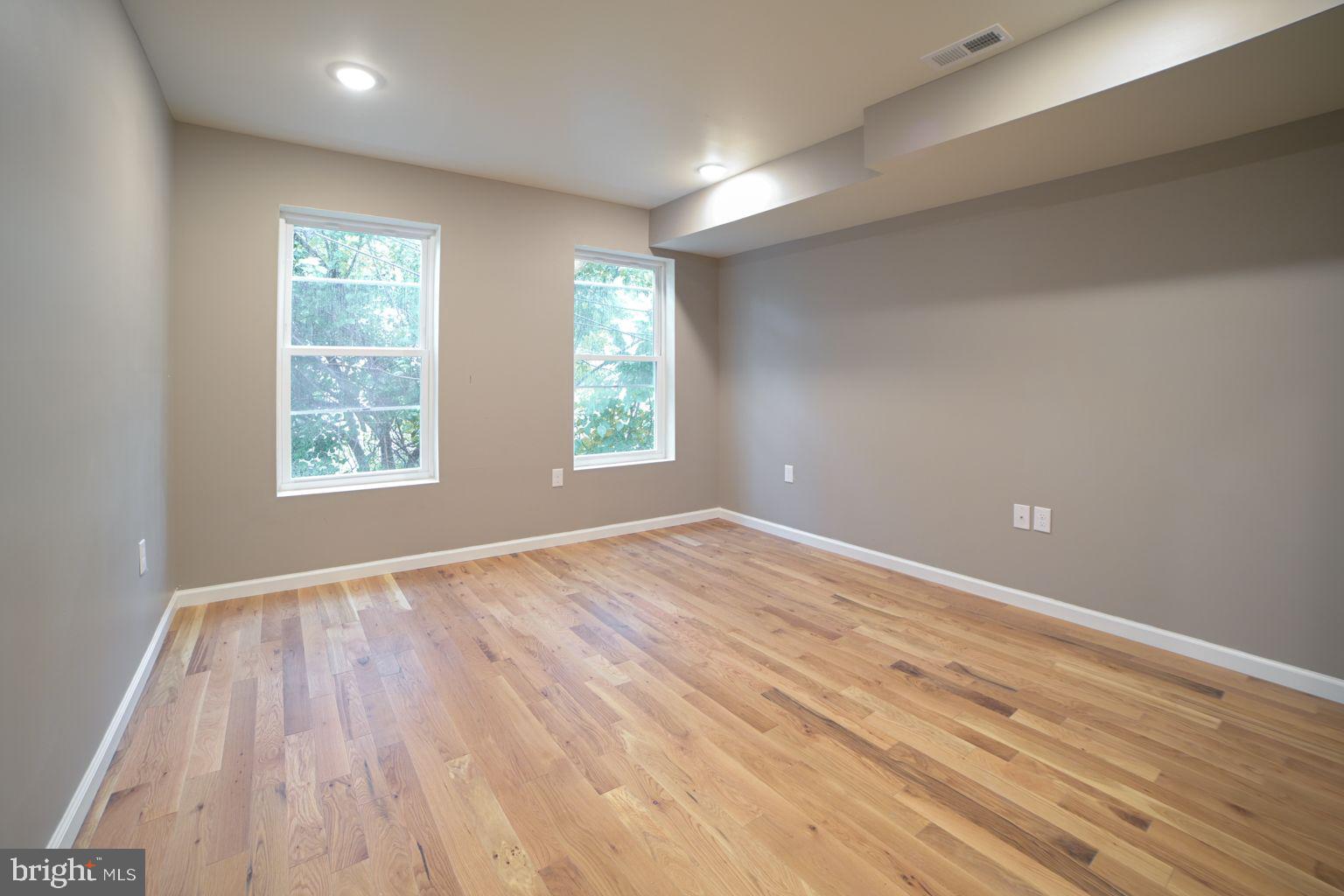 TEMPLE UNIVERSITY - Residential Lease