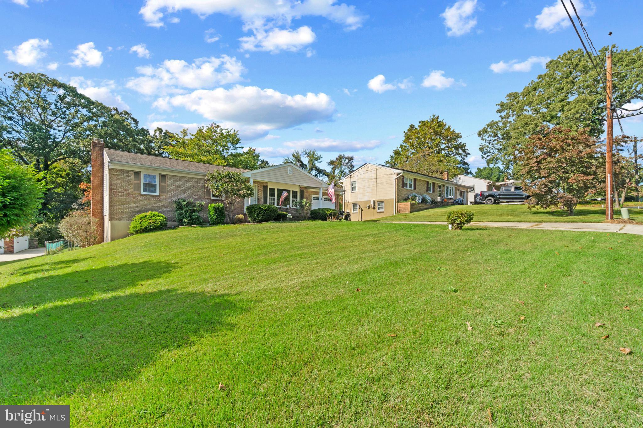 210 OAK DRIVE