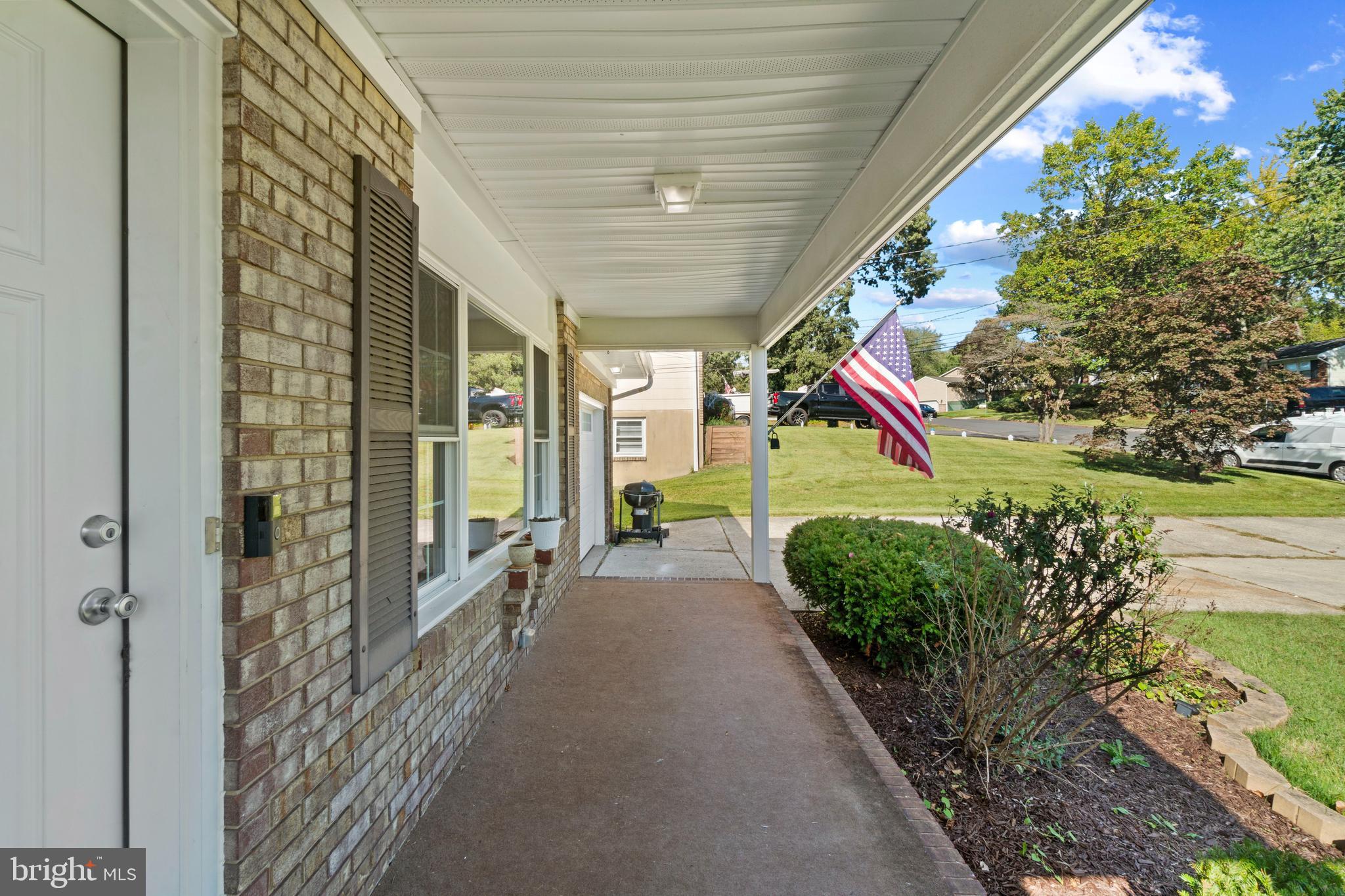 210 OAK DRIVE