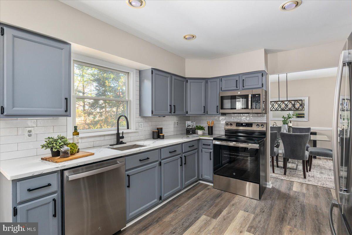 13170 AUTUMN HILL LANE