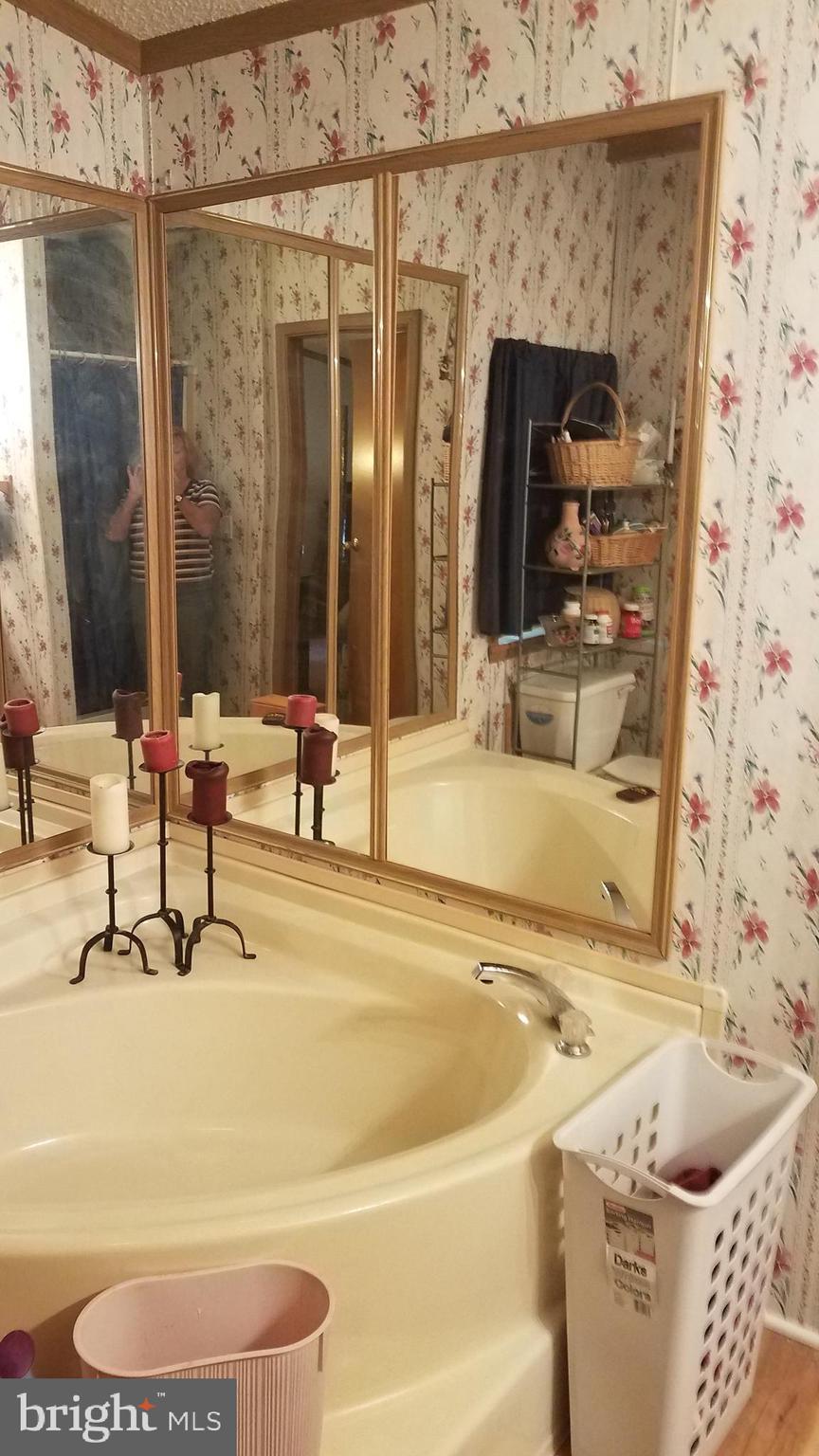 HILLANDALE HOMES - Residential