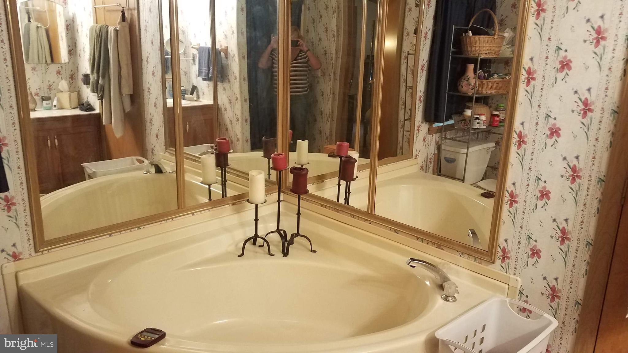 HILLANDALE HOMES - Residential