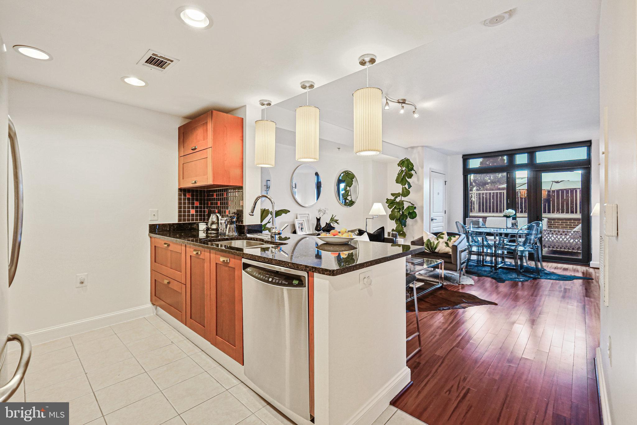 2451 MIDTOWN AVENUE 723