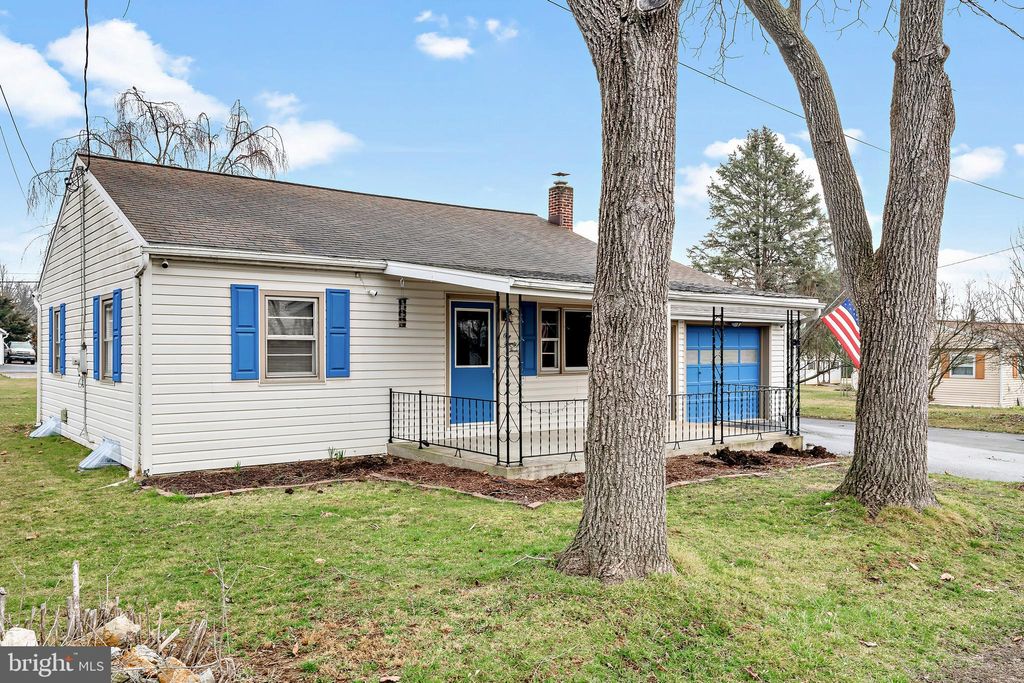 Photo of 123 GREIDER AVE, ELIZABETHTOWN, PA 17022 (MLS # PALA2031618)