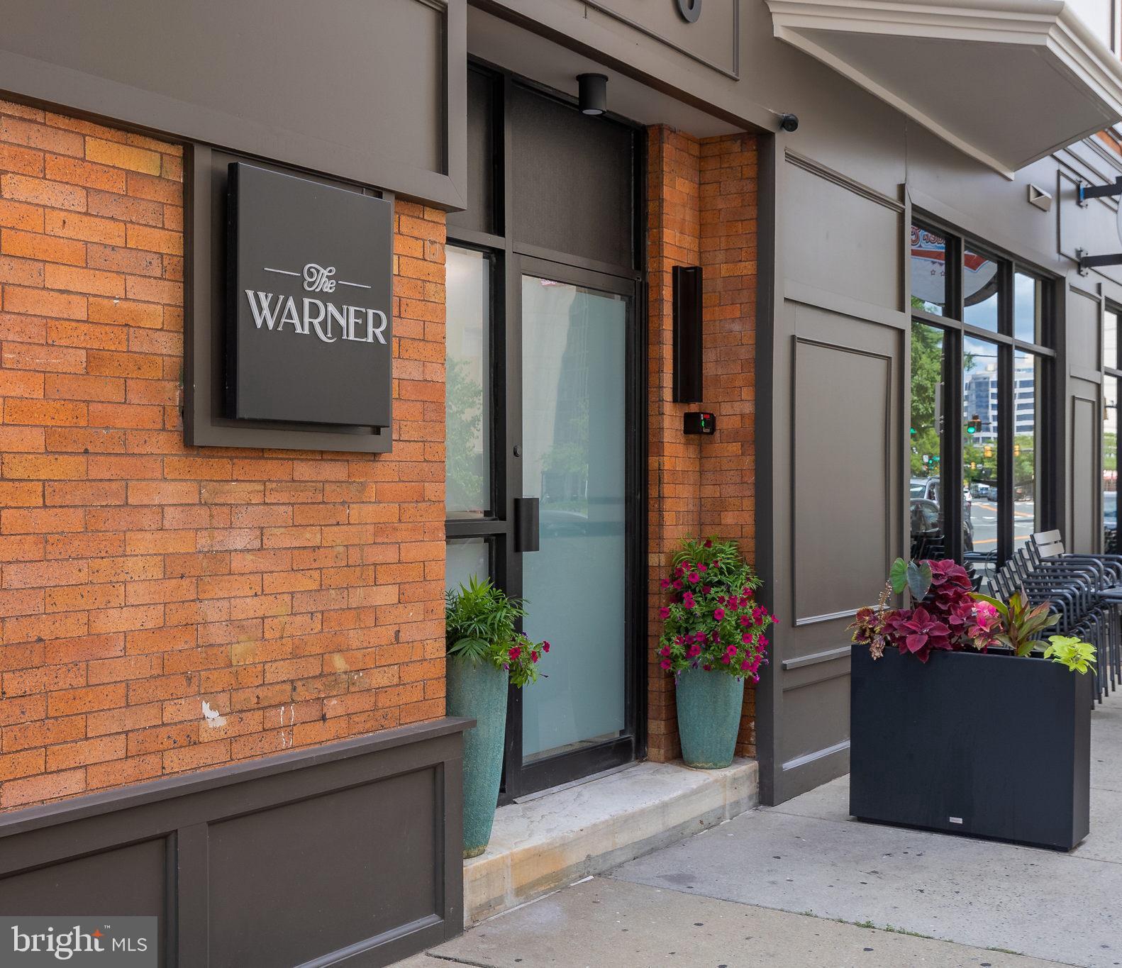 200 W 10TH STREET 202