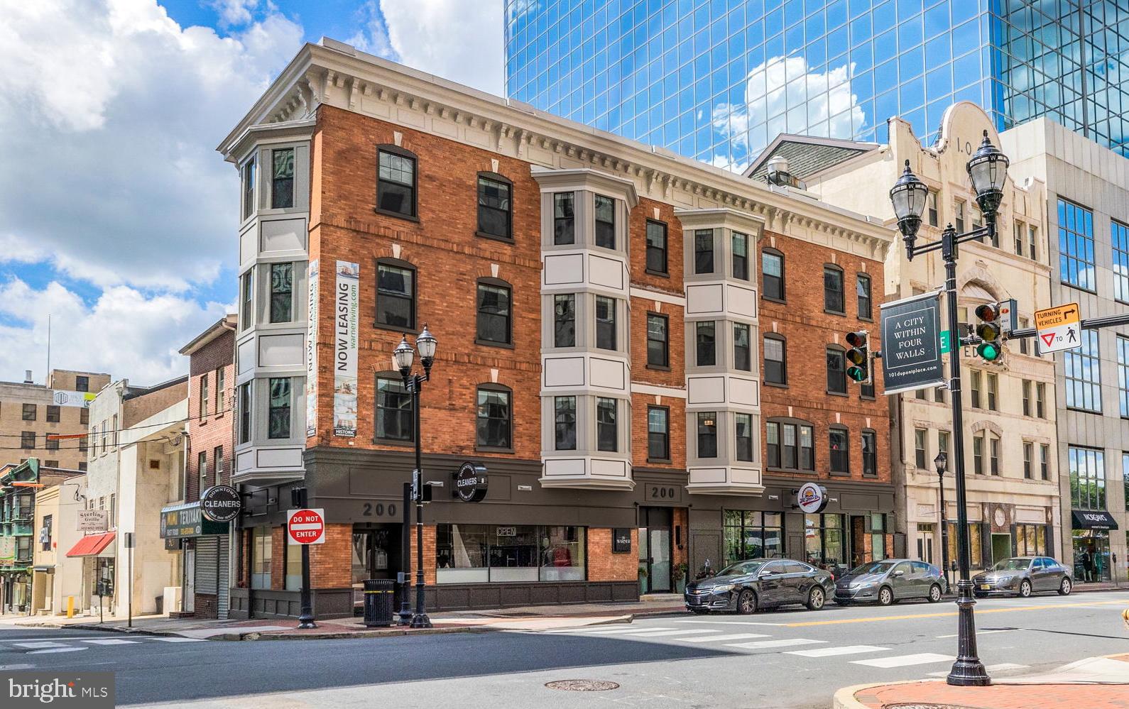 200 W 10TH STREET 202