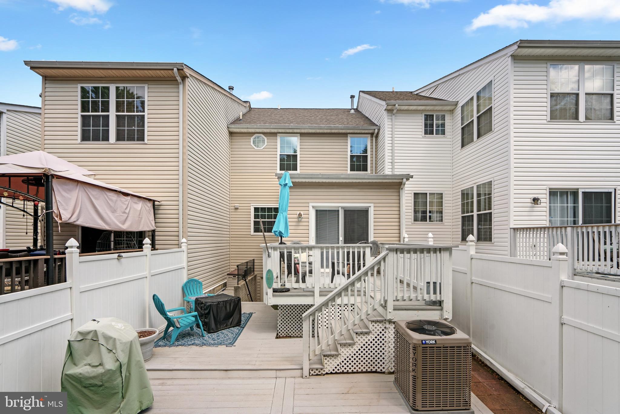 MONMOUTH MEADOWS - Residential