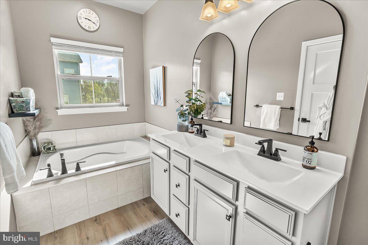 LAKE LINGANORE OAKDALE - Residential