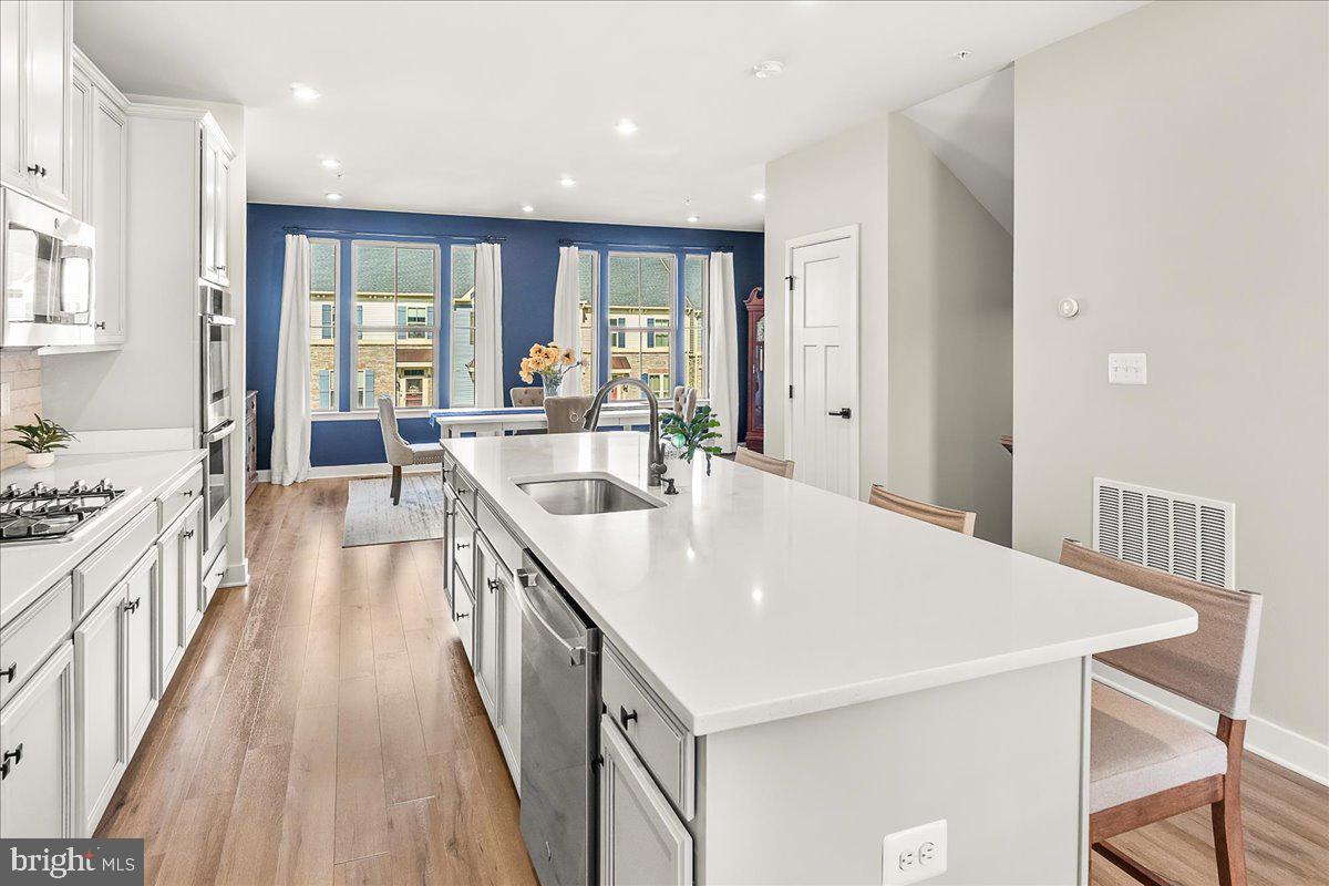 LAKE LINGANORE OAKDALE - Residential