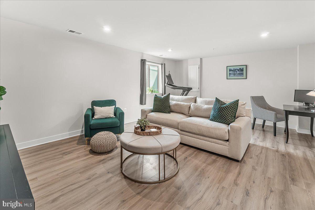 LAKE LINGANORE OAKDALE - Residential