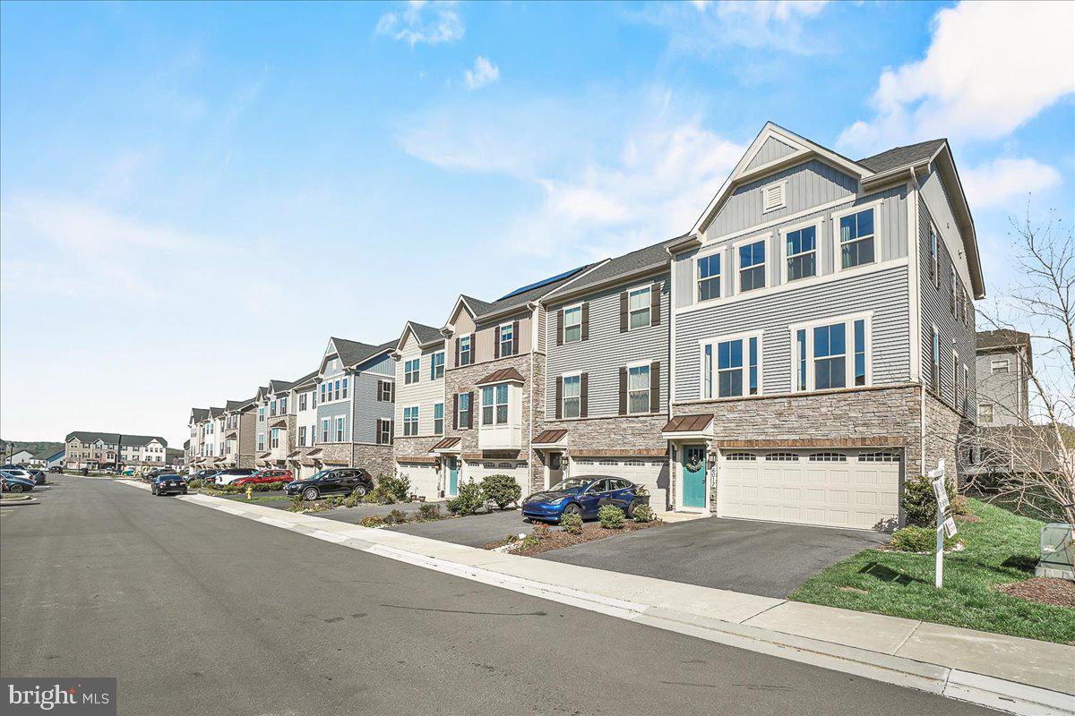 LAKE LINGANORE OAKDALE - Residential