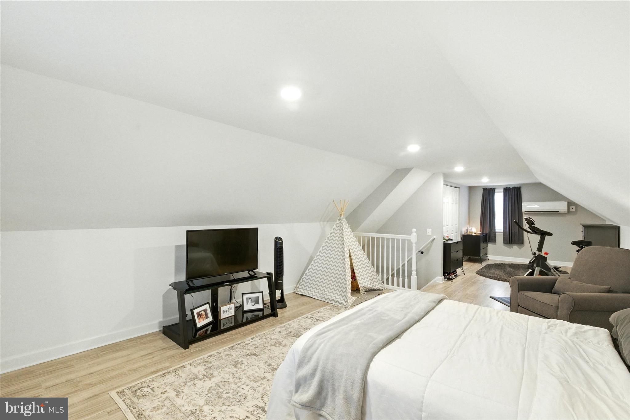 PERRY HALL - Residential