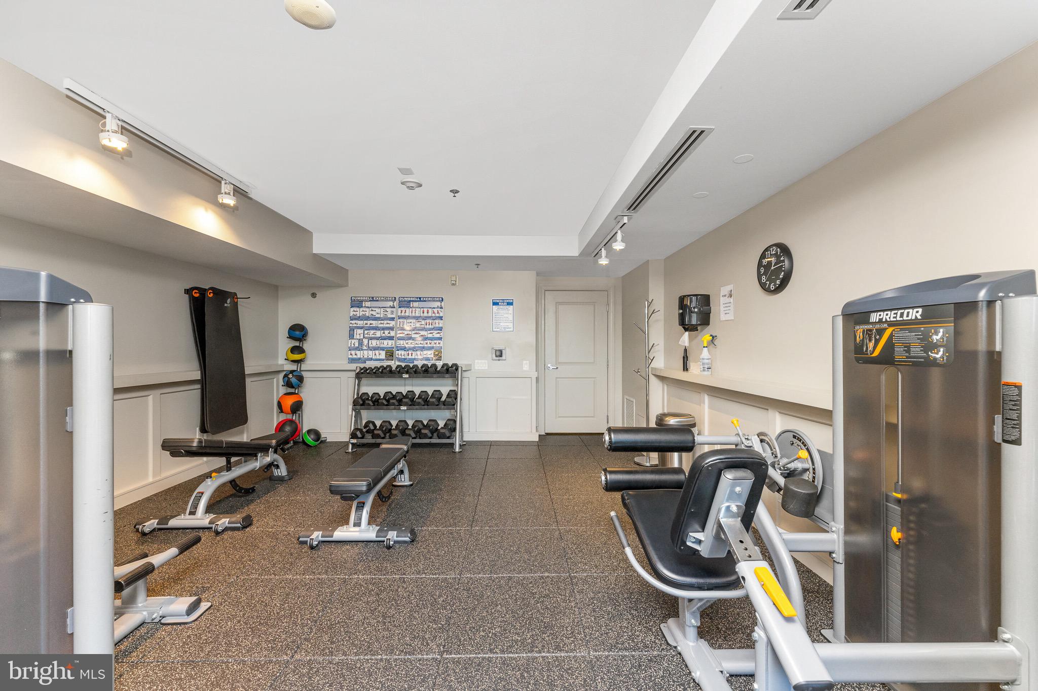 PARAMOUNT - Residential