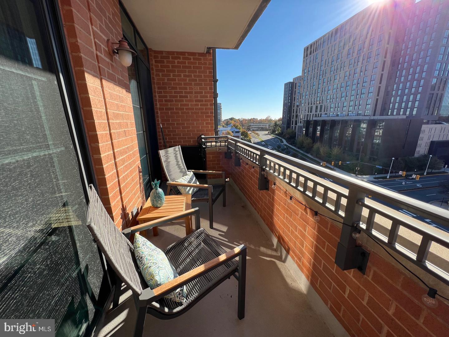 PARAMOUNT - Residential