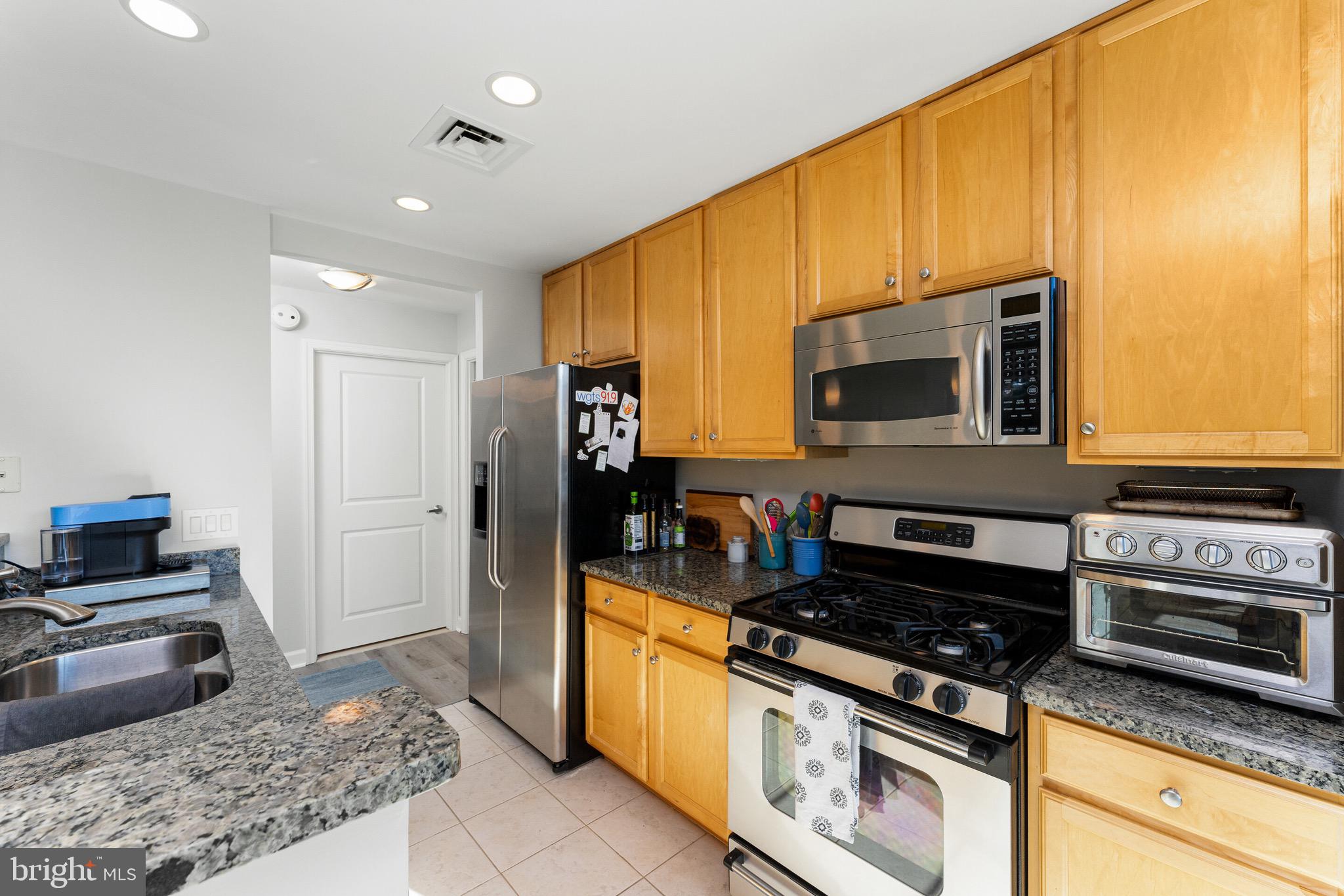 PARAMOUNT - Residential