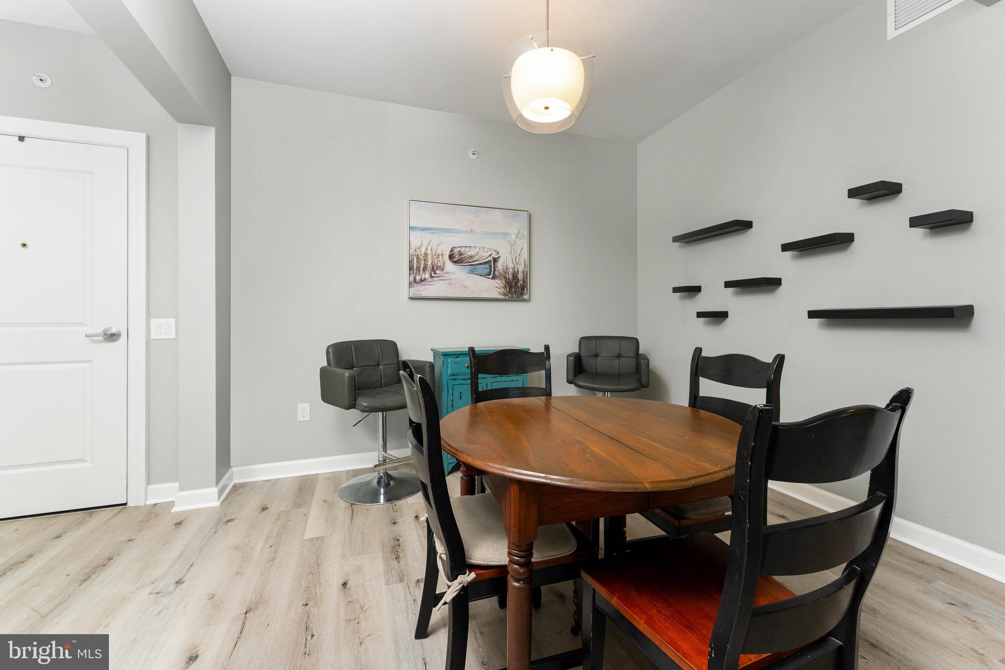 PARAMOUNT - Residential