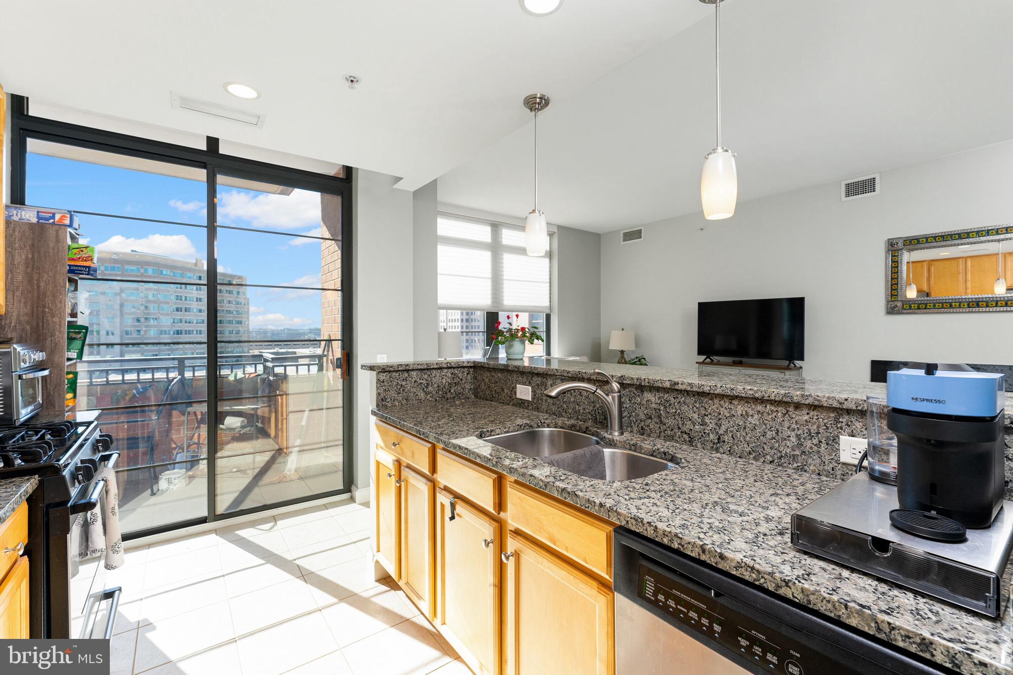 PARAMOUNT - Residential