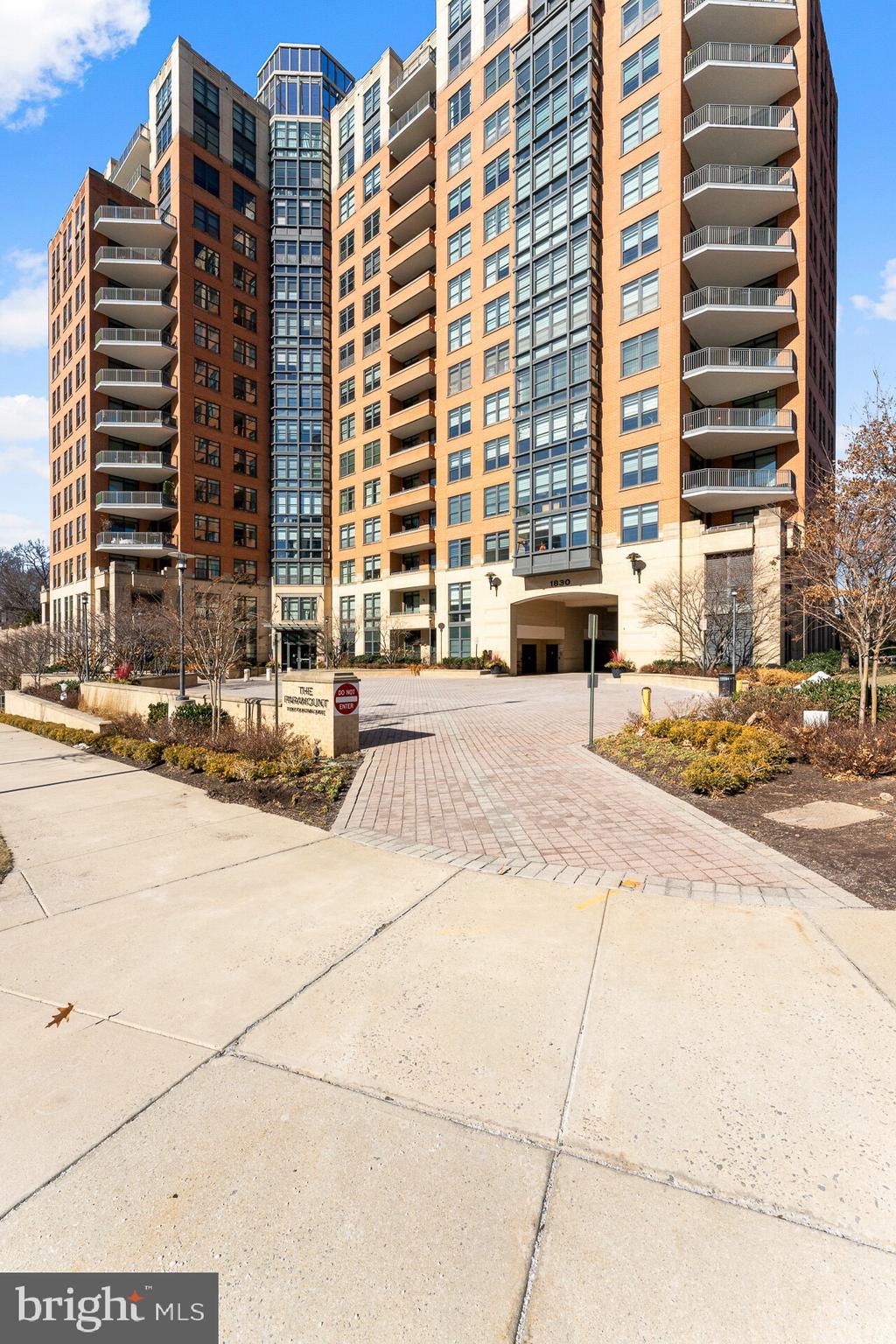 PARAMOUNT - Residential