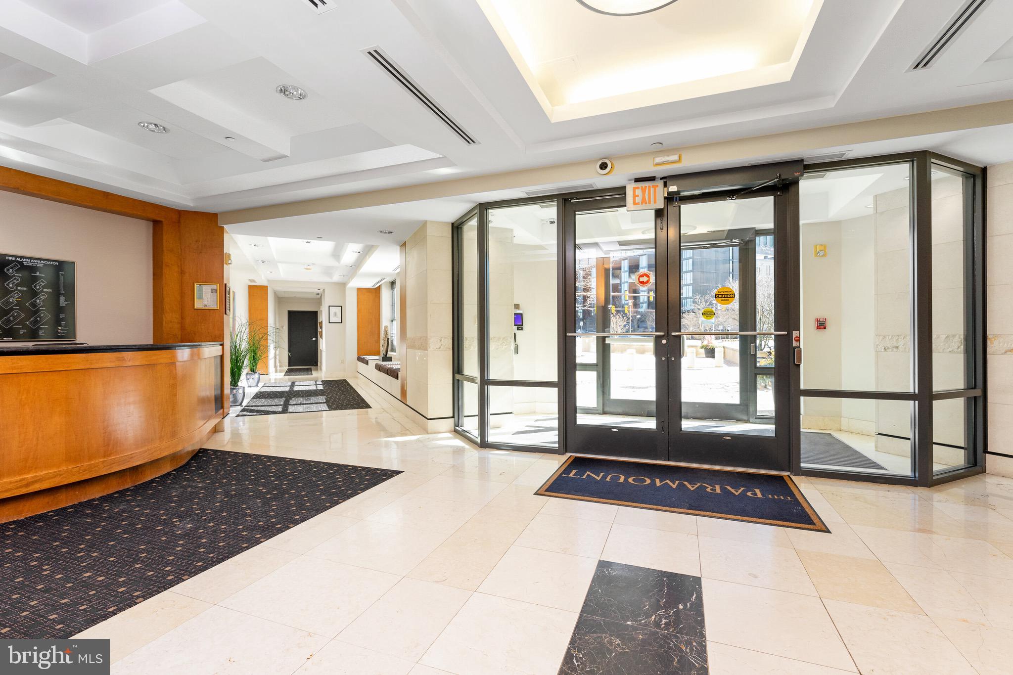 PARAMOUNT - Residential