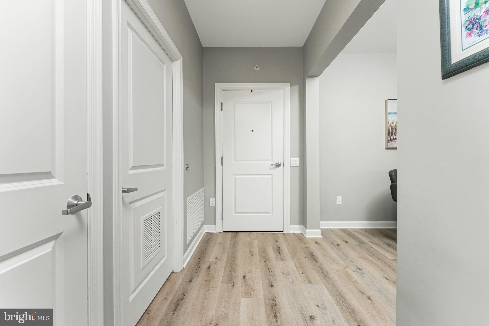 PARAMOUNT - Residential