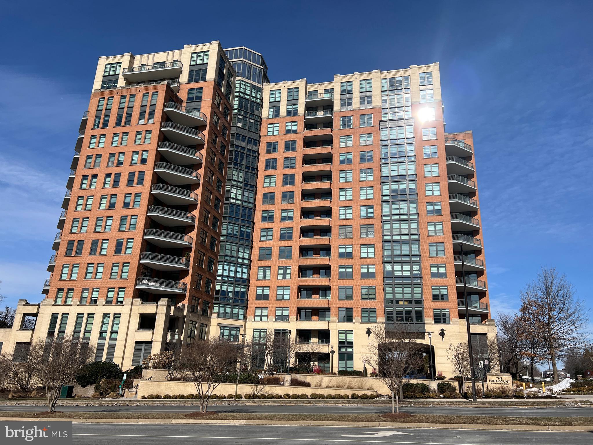 PARAMOUNT - Residential