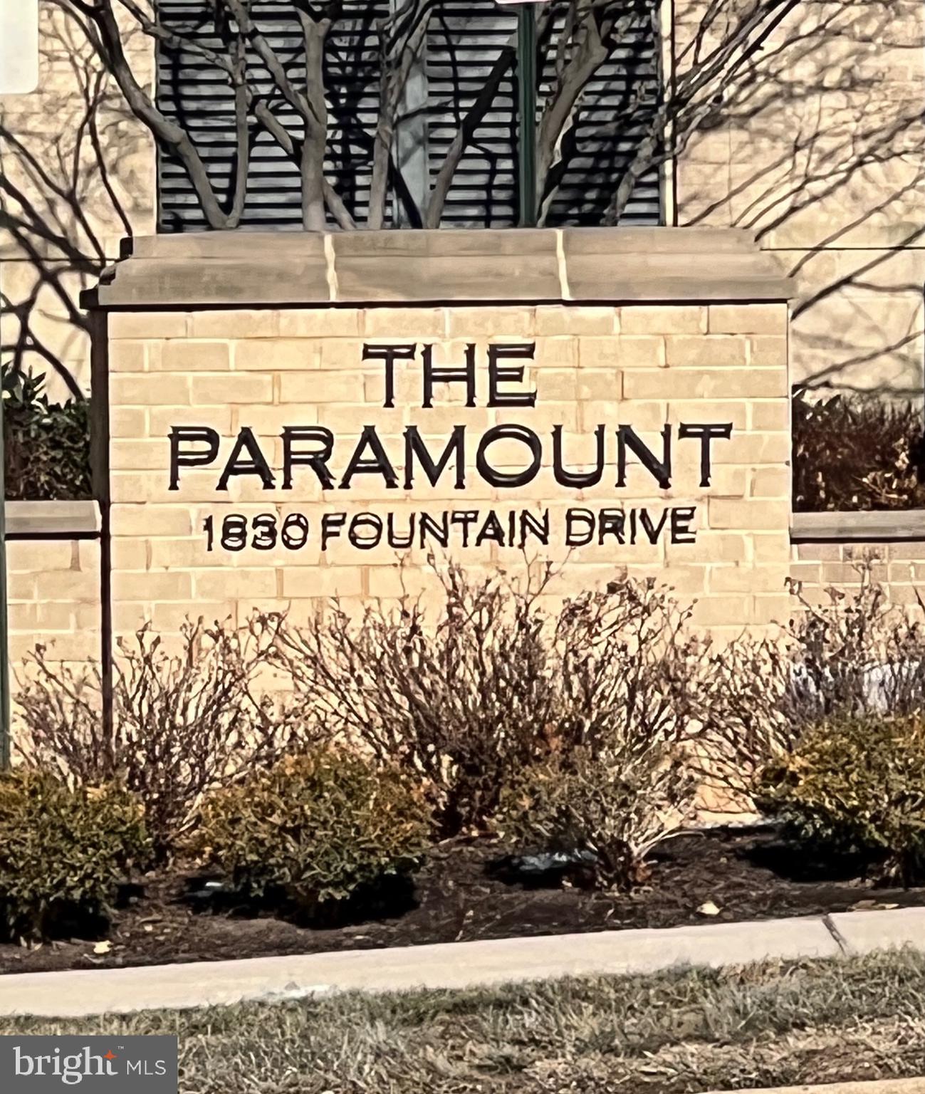 PARAMOUNT - Residential