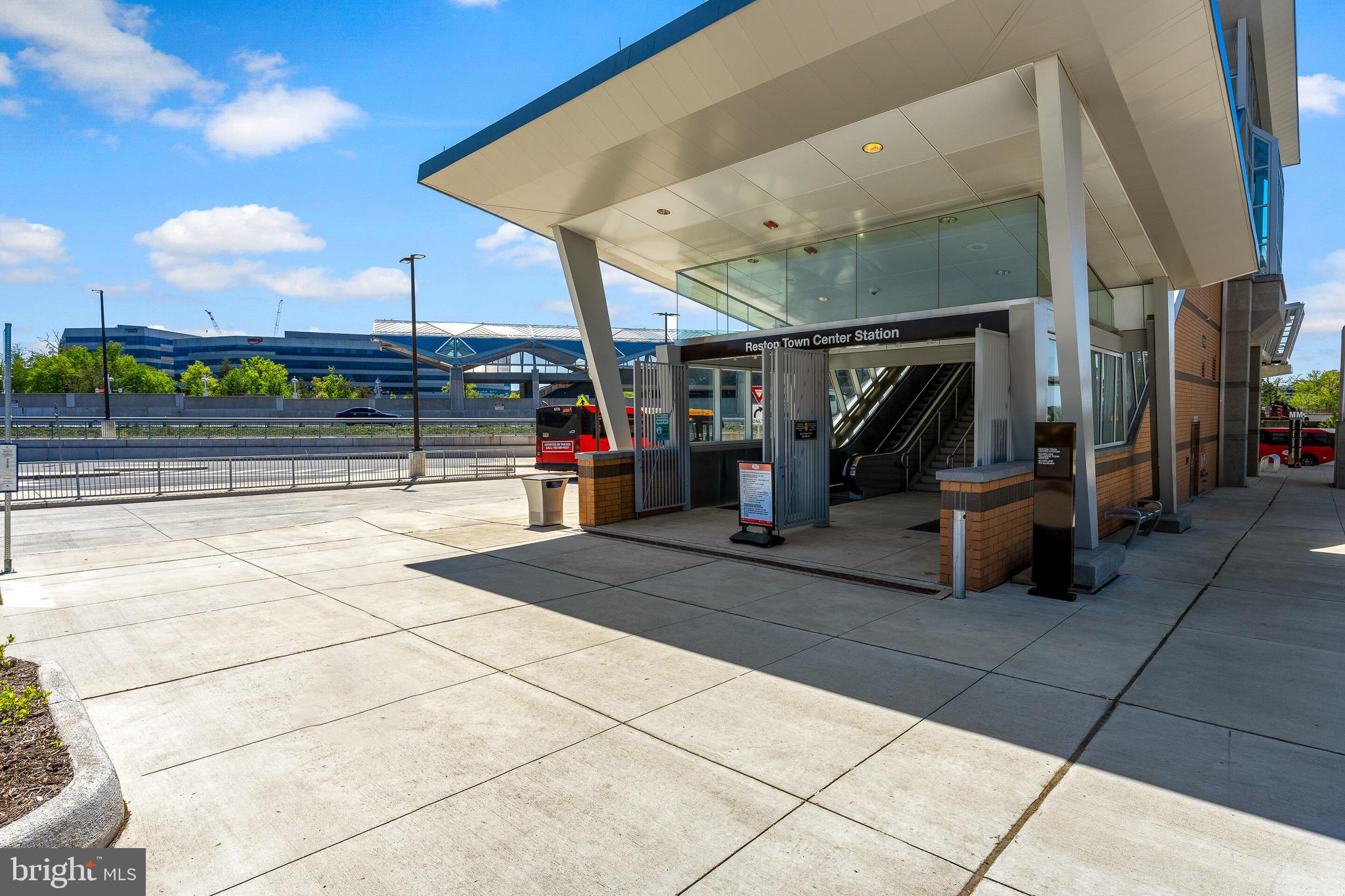 PARAMOUNT - Residential