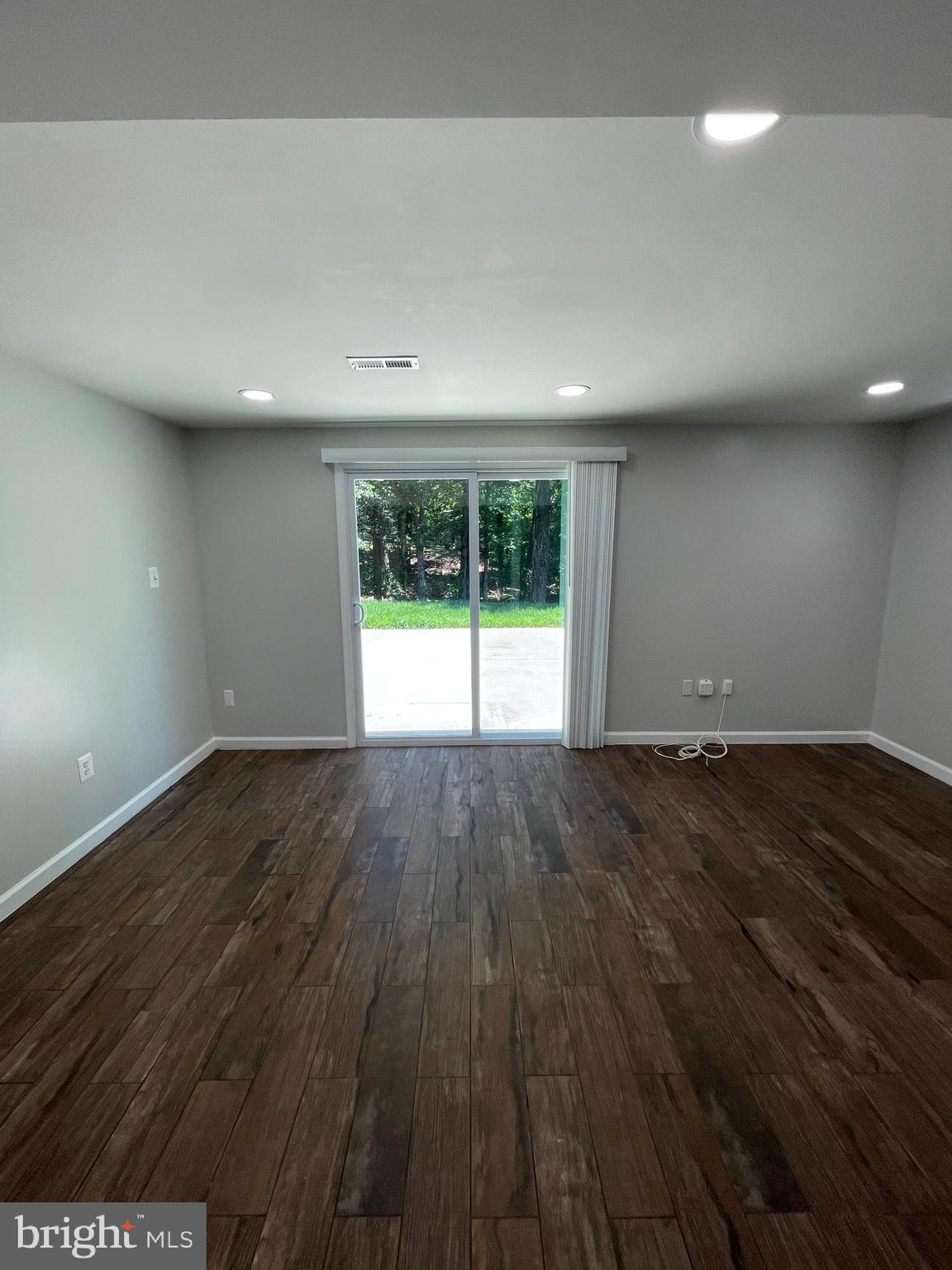 DALE CITY - Residential Lease