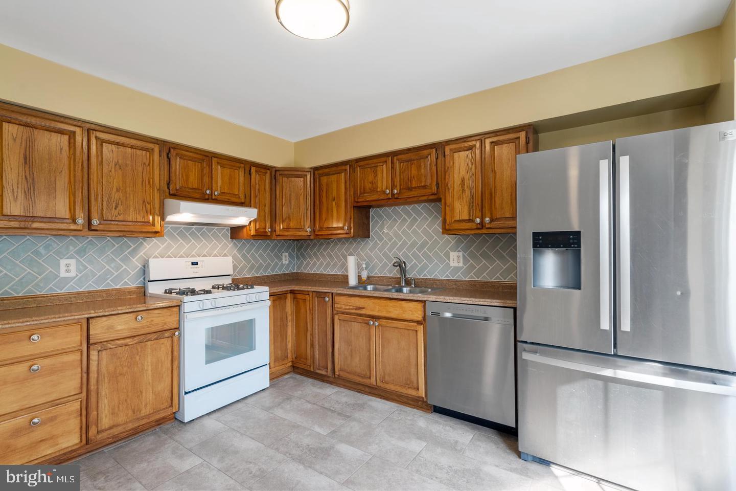 8608 ROCKY GAP COURT