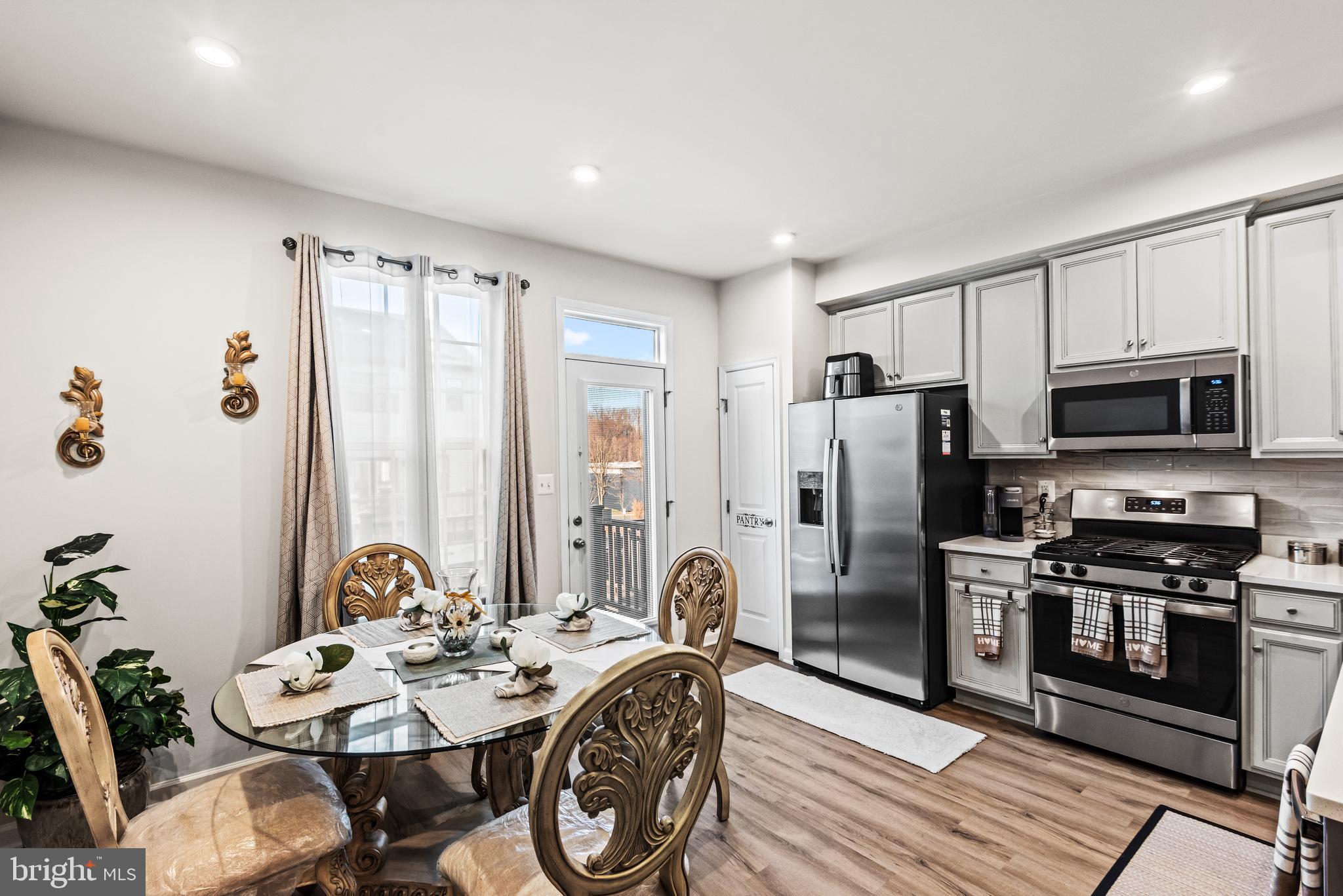 FREDERICKSBURG - Residential