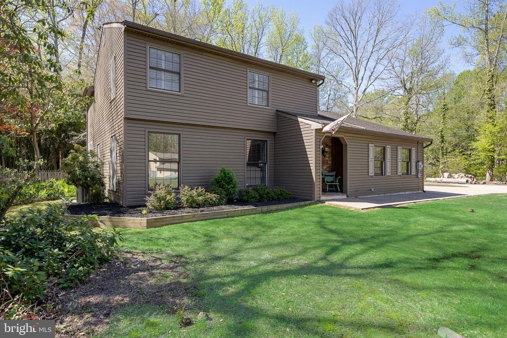 Photo of 8 Utah Trail, MEDFORD, NJ 08055 (MLS # NJBL2110292)