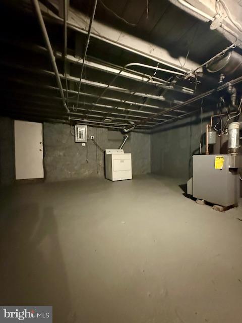 CENTRAL PARK HEIGHTS - Residential Lease