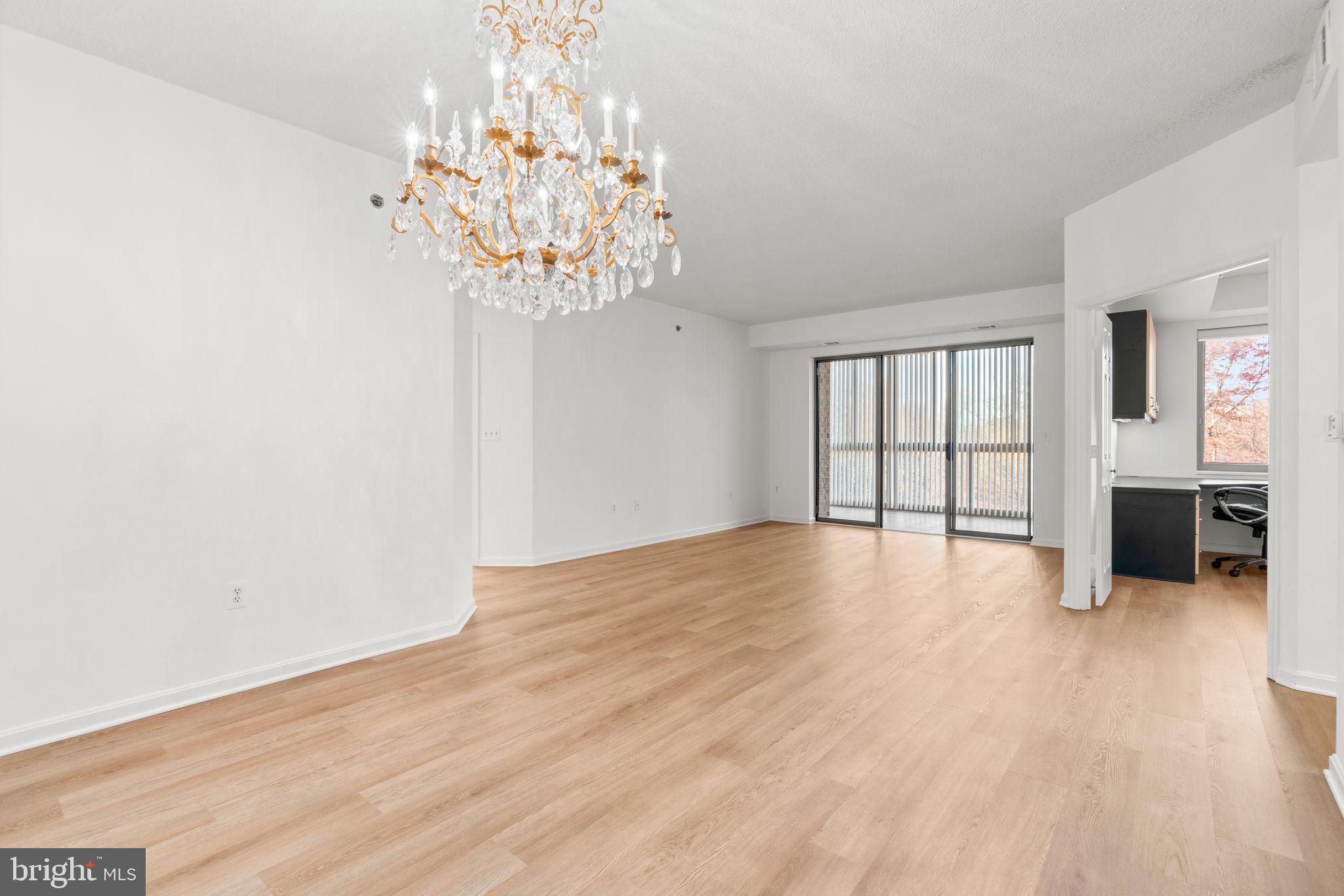 CREEKSIDE AT LEISURE WORLD - Residential