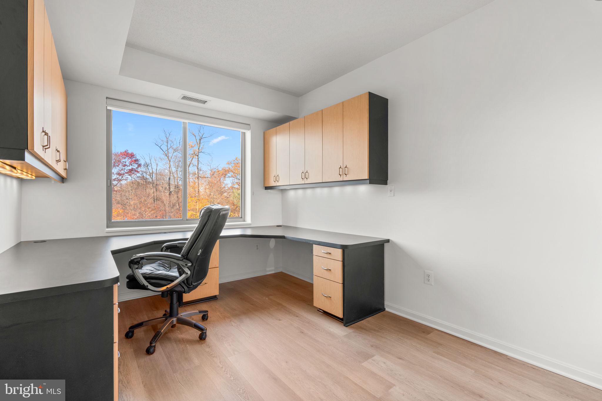 CREEKSIDE AT LEISURE WORLD - Residential