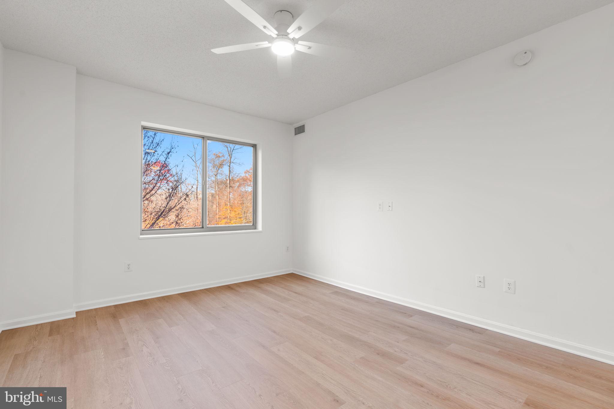 CREEKSIDE AT LEISURE WORLD - Residential